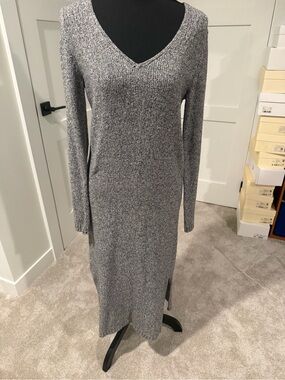 Massimo Dutti Gray V-Neck Long Sleeve Knit Midi Dress